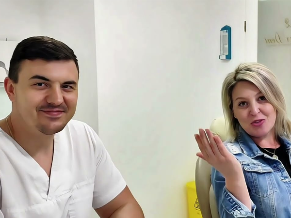 Rezultatul nu e doar estetic. E o schimbare care se vede în tot ce transmite. - Testimonial Video Clinică Stomatologică Chișinău